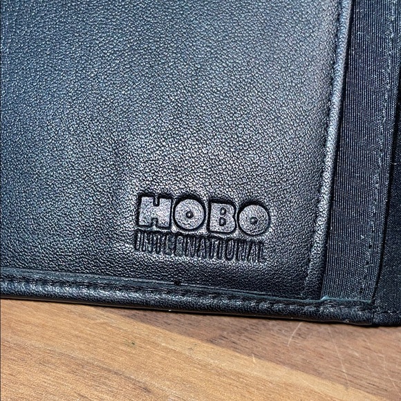 HOBO Black Leather Passport Multi Card Wallet Executive Elastic Close ID Pockets - Picture 15 of 15